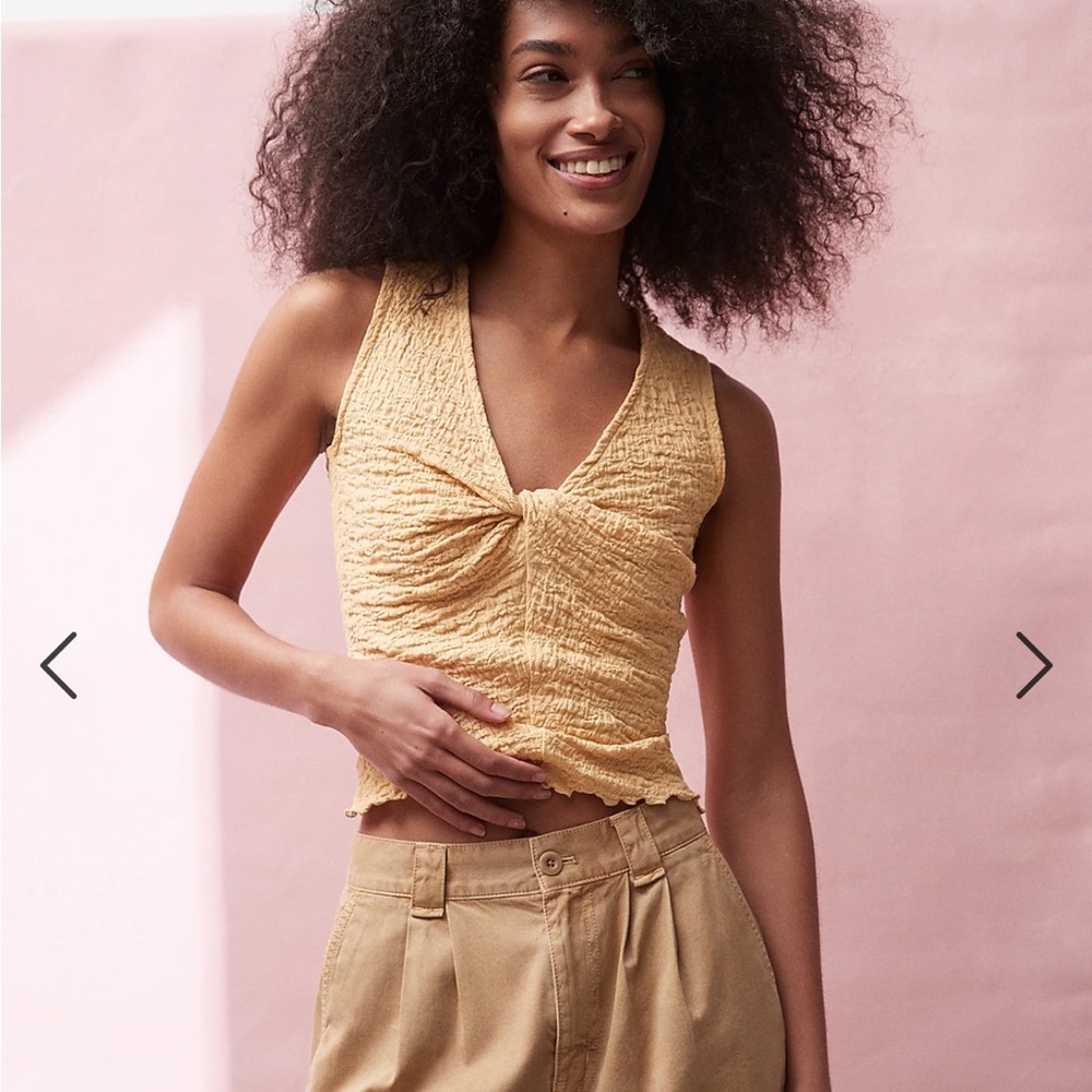 madewell Popcorn-Knit Twist-Front Sleeveless Top summer 2023 current